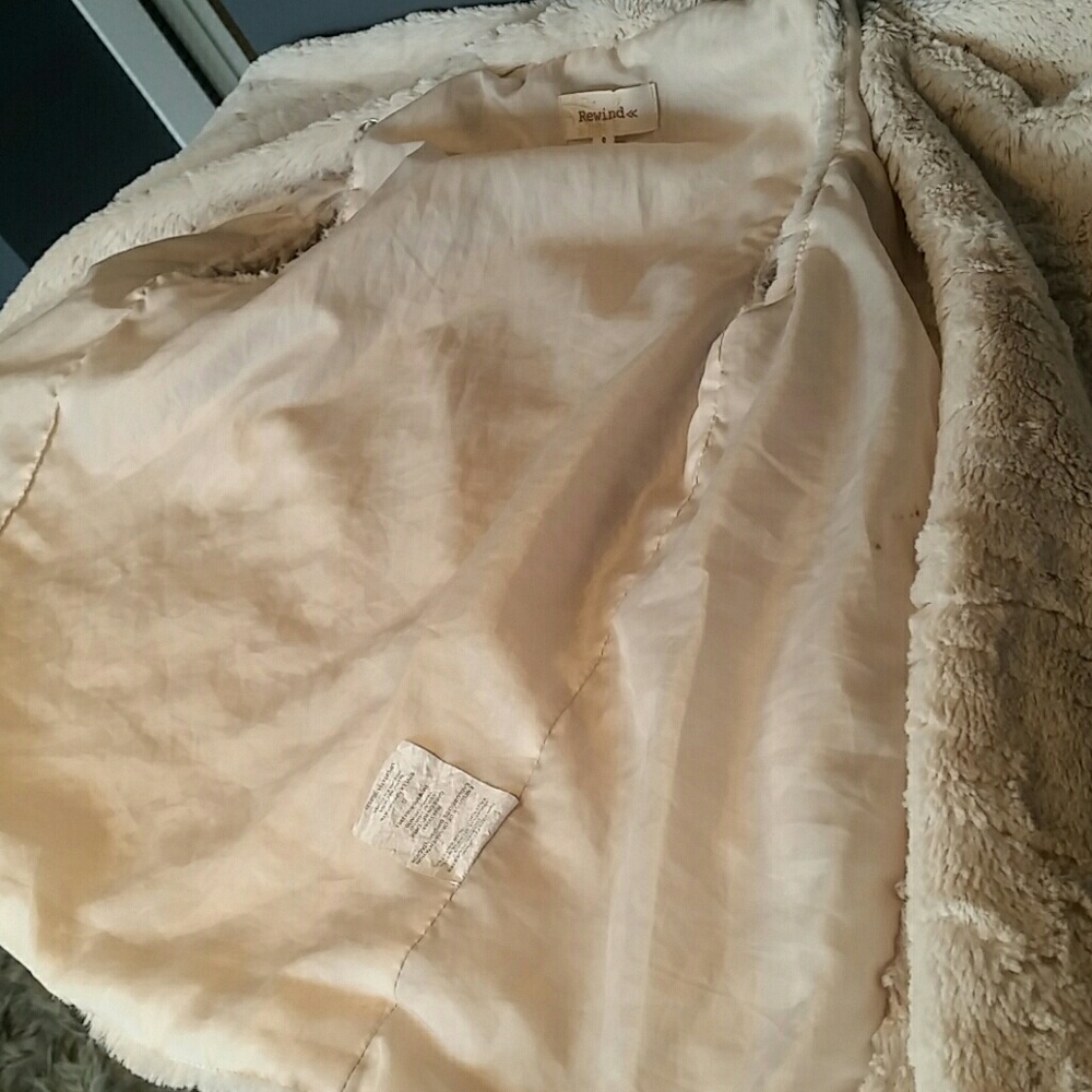 Soft,cozy vest - Picture 5 of 8